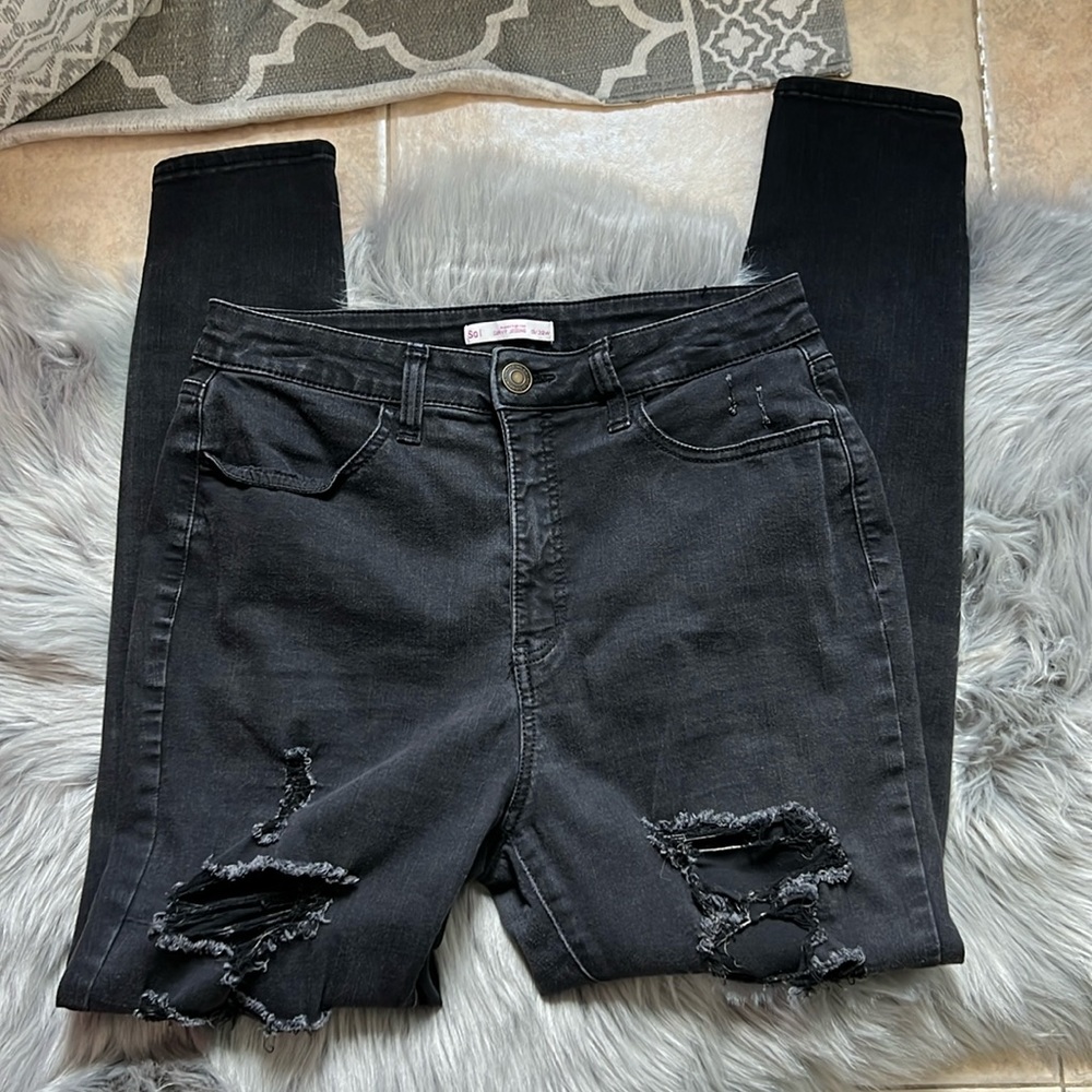 EUC SO Distressed High Rise Leggings Jeggings Black Jeans sz 13/32